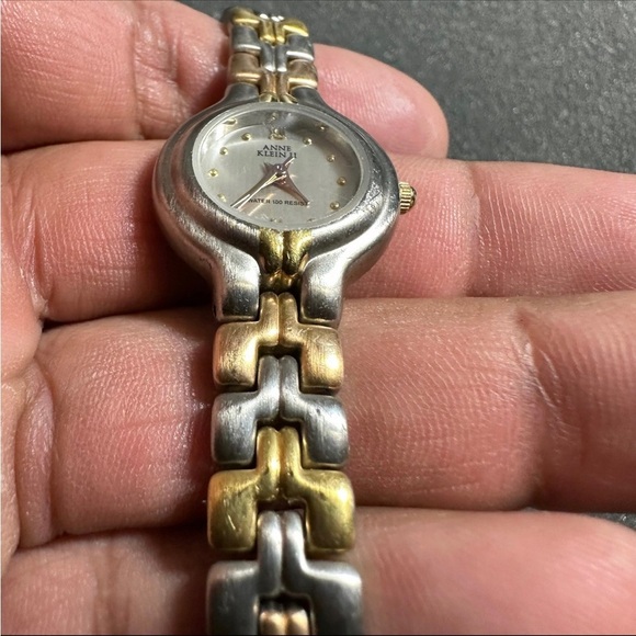Anne Klein II Vintage Silver Gold Tone Ladies Quartz Watch Round Dial Working - Picture 2 of 10